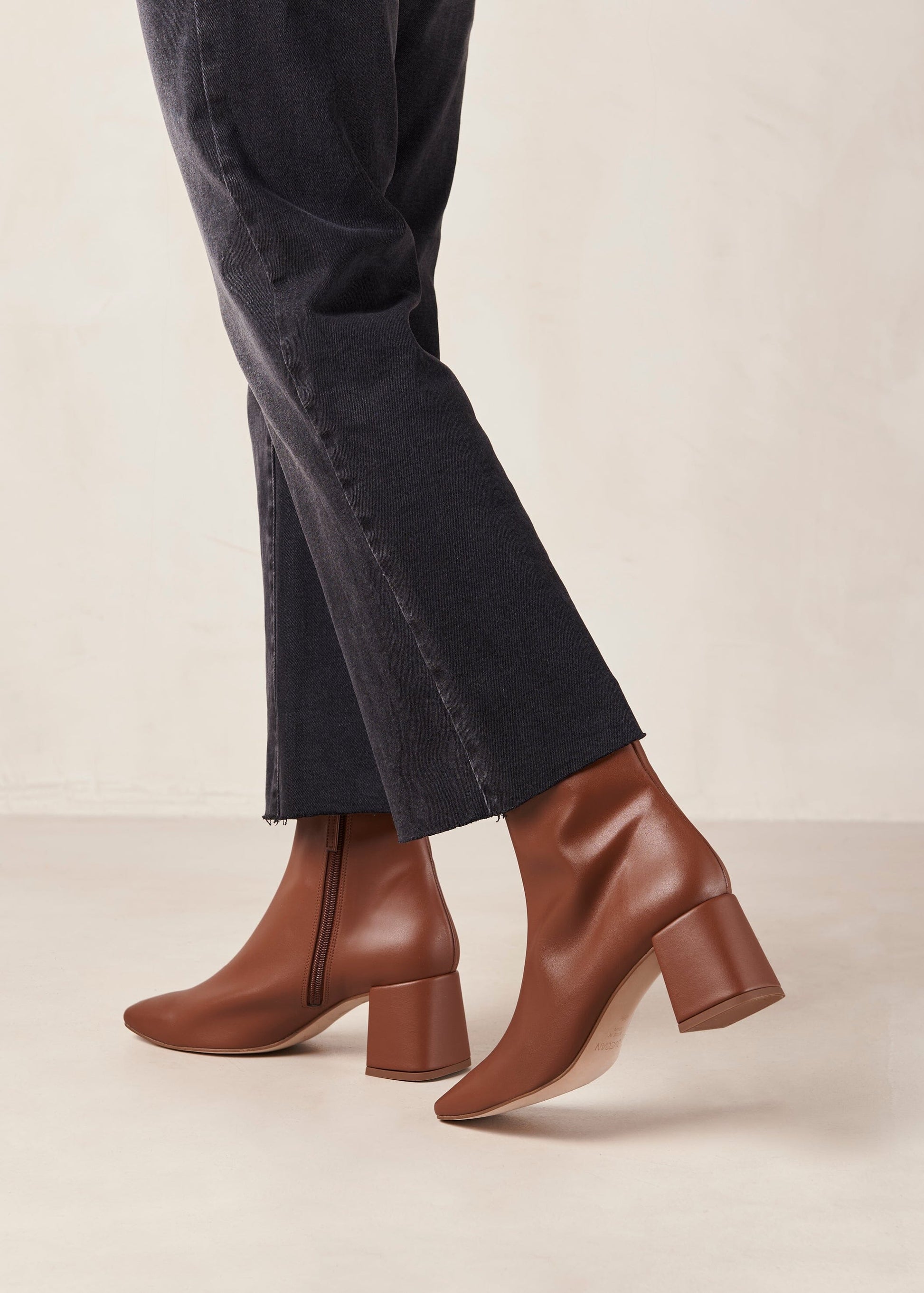 Watercolor Gingerbread Botas Marrones de Cuero Vegano ALOHAS