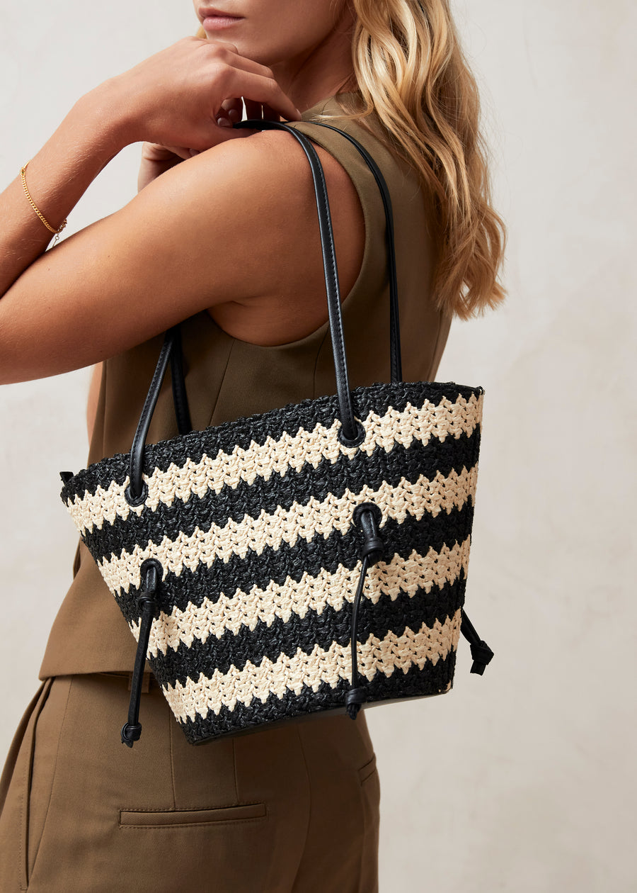 The Tangle Crochet Bicolor Black Cream Shoulder Bag