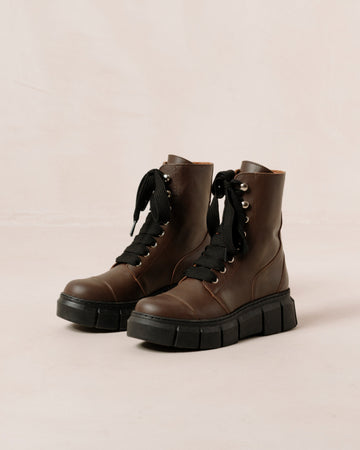 Can Can Brown Leather Boots ALOHAS