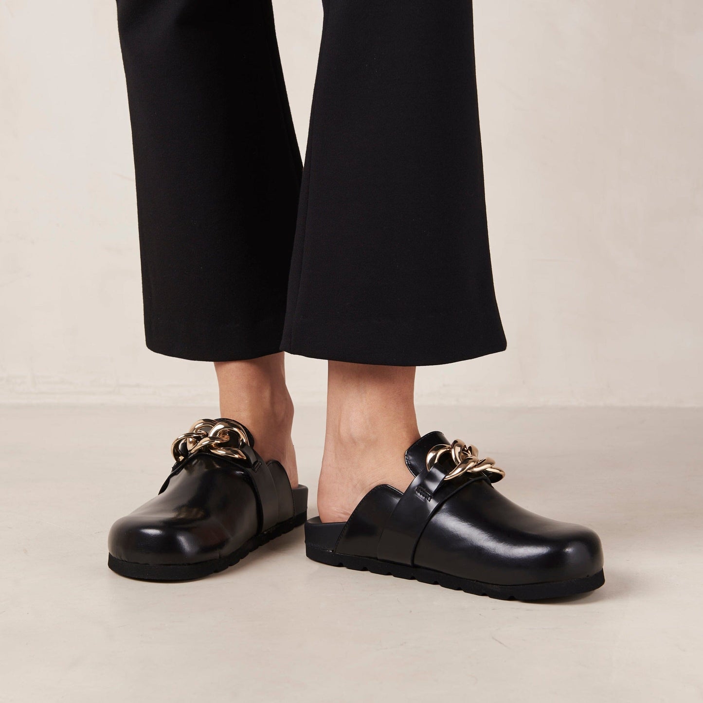 Fireplace Chain Black Clogs ALOHAS