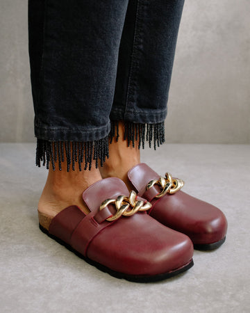 Fireside Chain Red Leather Clogs ALOHAS