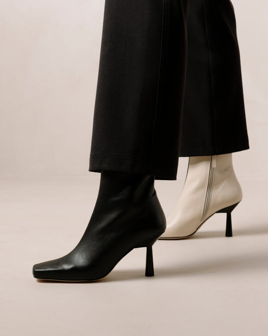 Frappe Bicolor Black Cream Leather Ankle Boots
