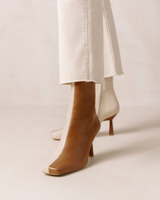 Frappe Bicolor Camel Cream Leather Ankle Boots