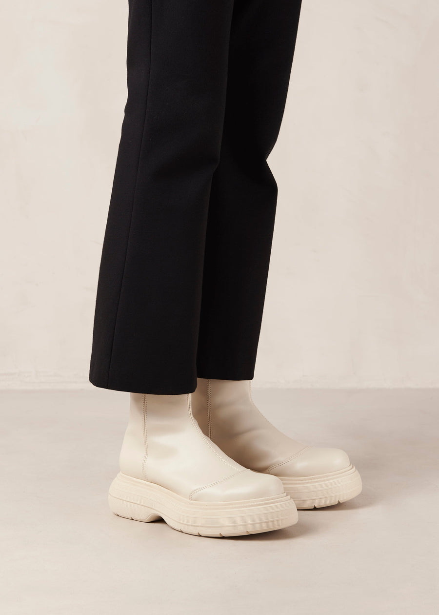Ink Warm White Ankle Boots Svegan
