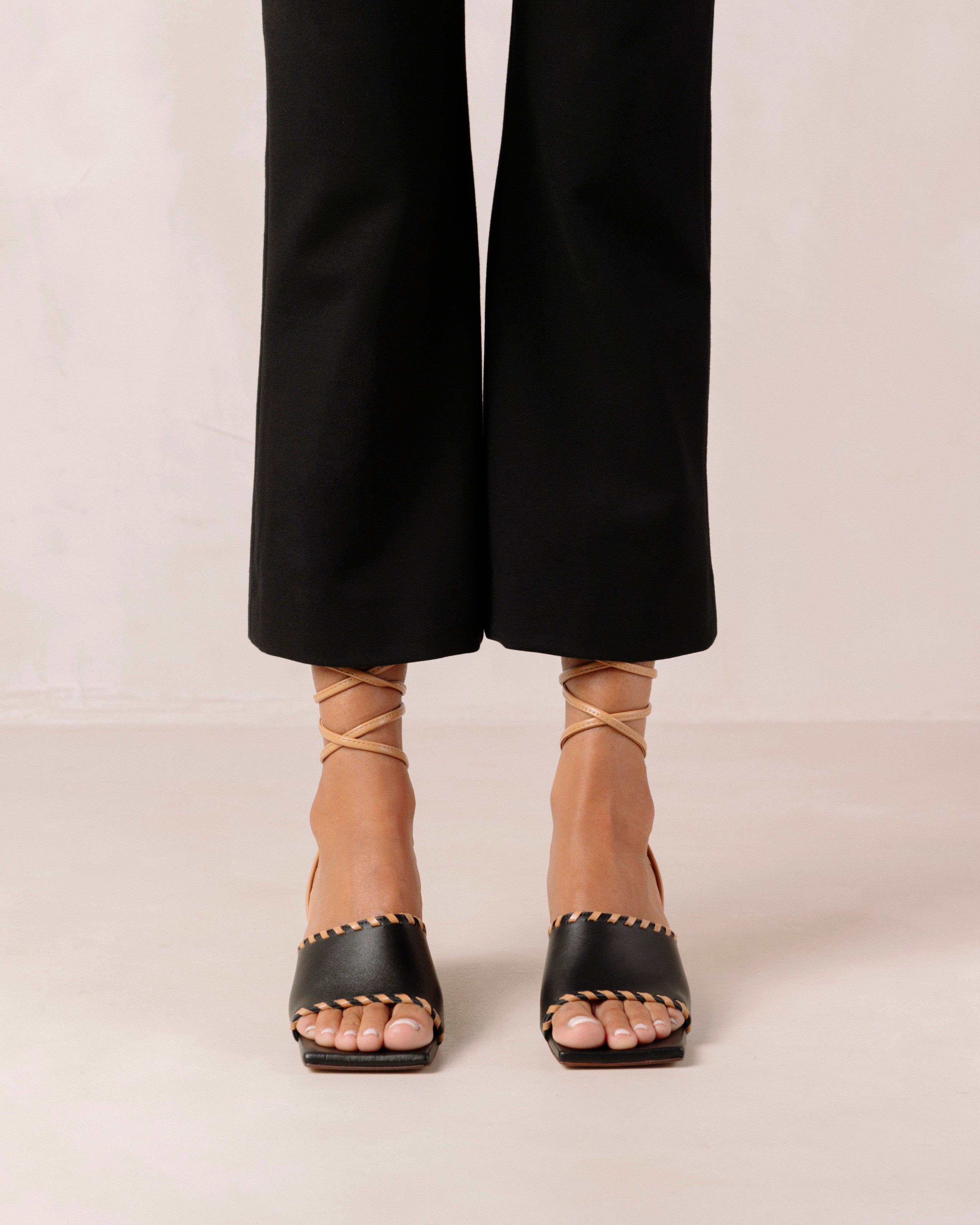 Kitty - Black Leather Sandals | ALOHAS