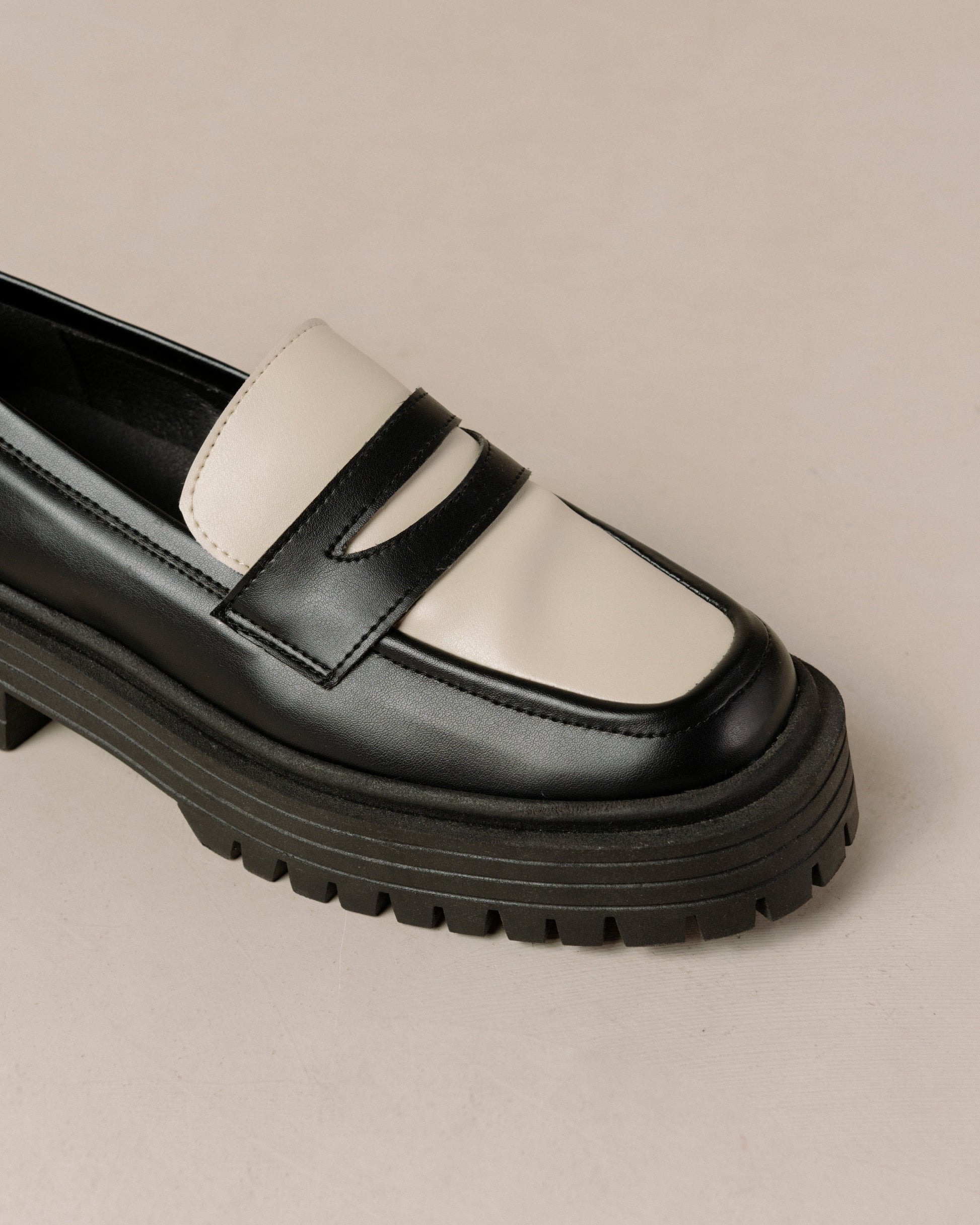 Mask Black White Loafers Svegan