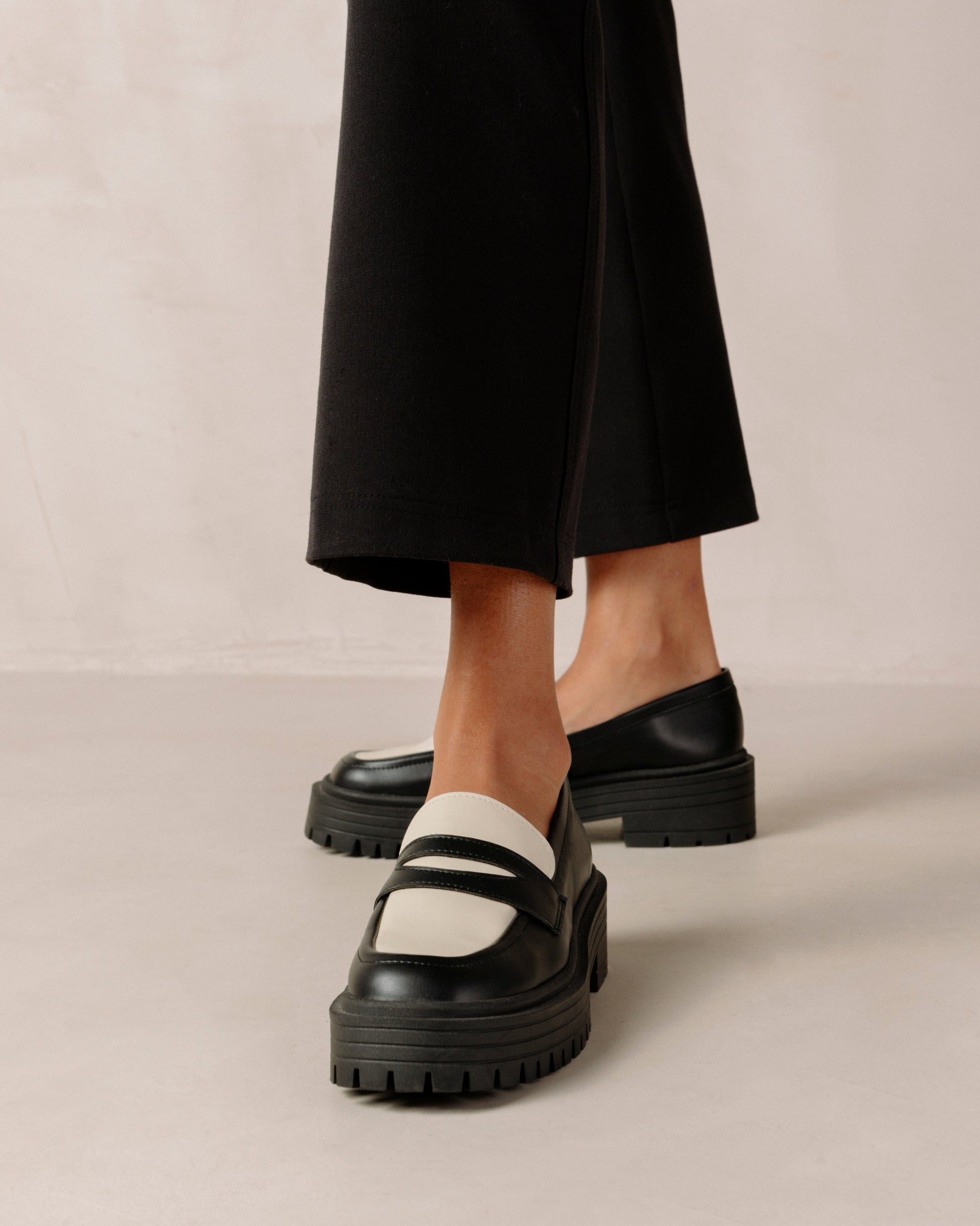 Mask Black White Loafers Svegan