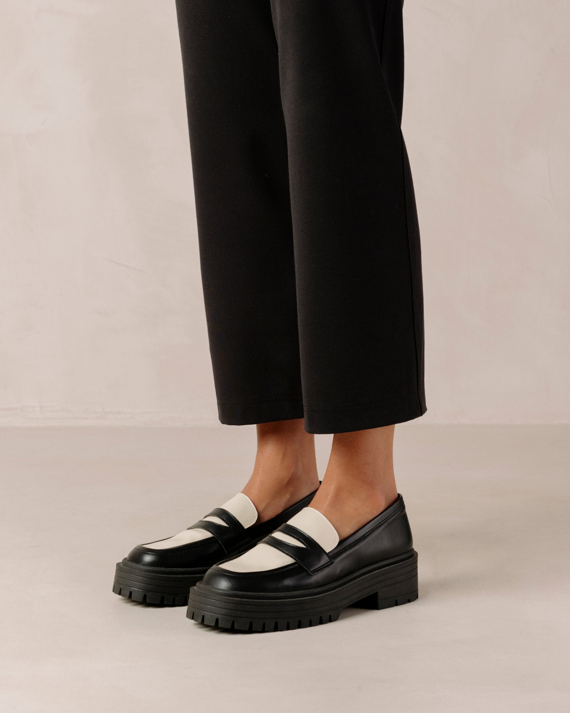 Mask Black White Loafers Svegan