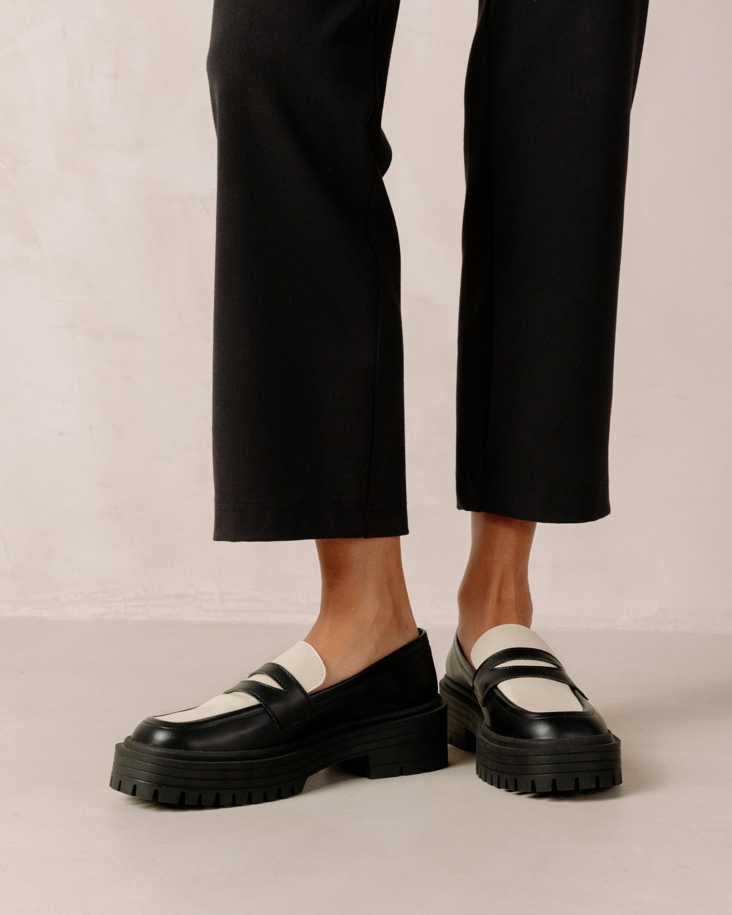 Mask Black White Loafers Svegan