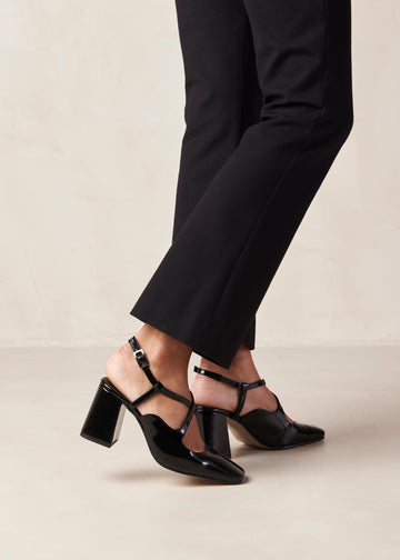 Reggie Onix Black Leather Pumps