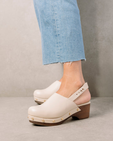 Vinyl Cream Leather Mules