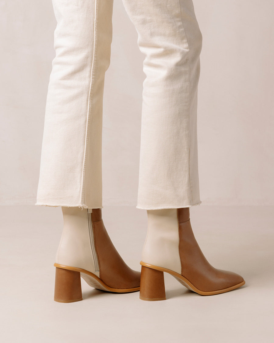 West Bicolor Camel Cream Leather Ankle Boots Ankle Boots ALOHAS