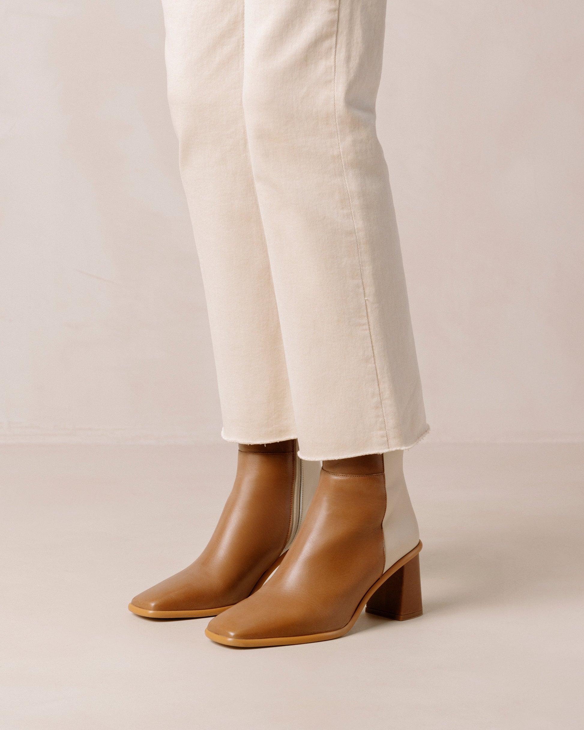 West Bicolor Camel Cream Leather Ankle Boots Ankle Boots ALOHAS