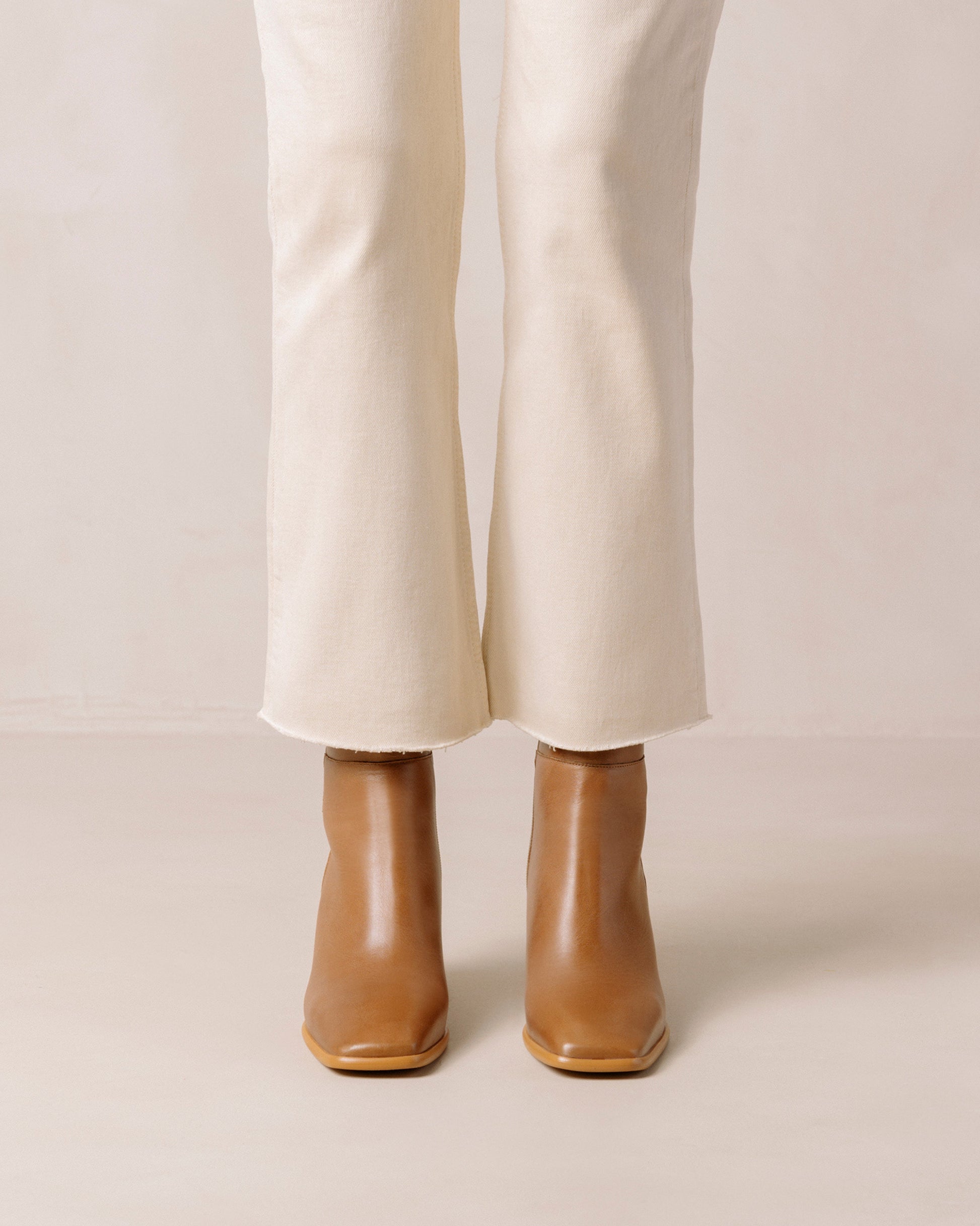 West Bicolor Camel Cream Leather Ankle Boots Ankle Boots ALOHAS